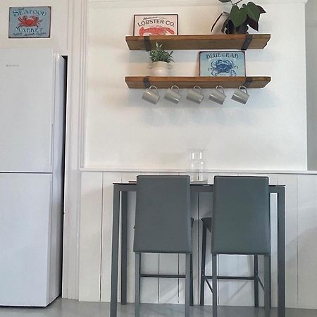 Large 5 Bed 3 Bath House 300 Meters From Beach And Restaurants New Quay Eksteriør billede